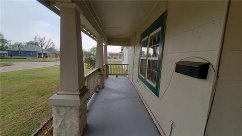 906 E Vilas Ave, Guthrie, OK 73044 photo 5
