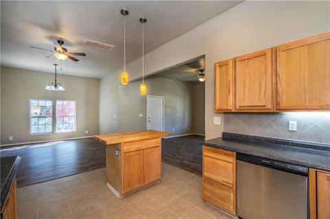 906 E Vilas Ave, Guthrie, OK 73044 photo 11