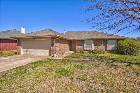 109 S Parkcrest Ct, Noble, OK 73068 photo 1