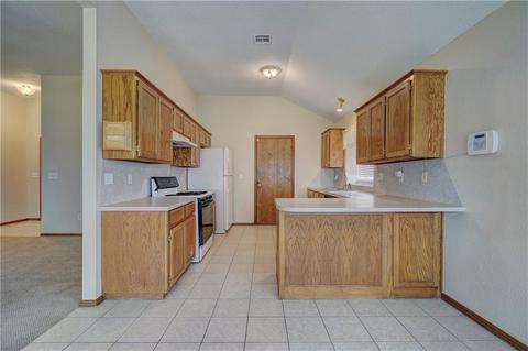 109 S Parkcrest Ct, Noble, OK 73068 photo 10