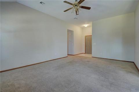 109 S Parkcrest Ct, Noble, OK 73068 photo 5