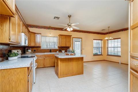 118 Tracye Dr, Mcloud, OK 74851 photo 9