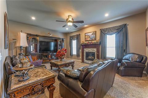 3909 Acoma Dr, Moore, OK 73160 photo 6