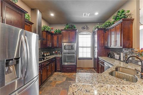 3909 Acoma Dr, Moore, OK 73160 photo 5