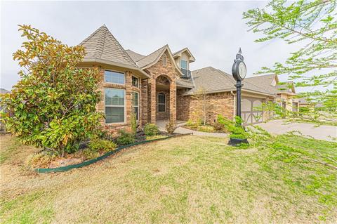 3909 Acoma Dr, Moore, OK 73160 photo 2