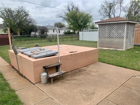 1105 Maple St, Altus, OK 73521 photo 18