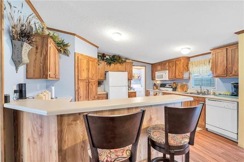 121 7th St, Canute, OK 73626 photo 8