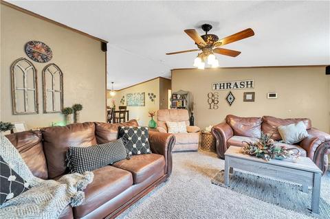 121 7th St, Canute, OK 73626 photo 2