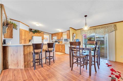 121 7th St, Canute, OK 73626 photo 5