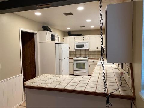 325 Suwanee Rd, Burns Flat, OK 73624 photo 3