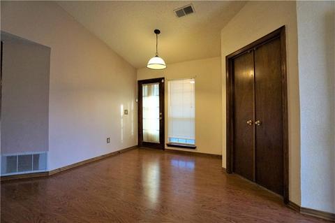 2132 Meench Dr, Moore, OK 73170 photo 3