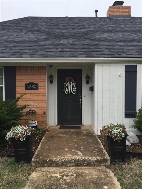 202 Westside Dr, Norman, OK 73069 photo 1