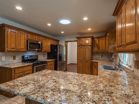 808 Ricks Trl, Edmond, OK 73012 photo 13