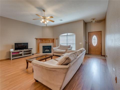 313 SW 40th St, Moore, OK 73160 photo 5