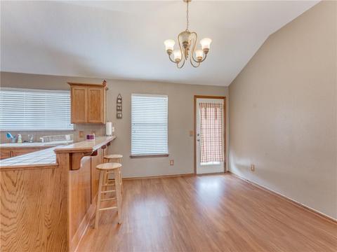 313 SW 40th St, Moore, OK 73160 photo 9