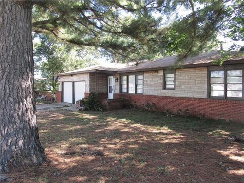 422 S 4th St, Mcloud, OK 74851 photo 1