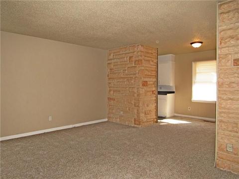 422 S 4th St, Mcloud, OK 74851 photo 3