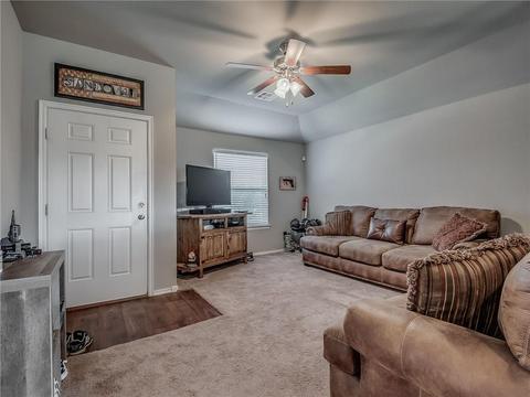 9609 Silas Dr, Moore, OK 73160 photo 4