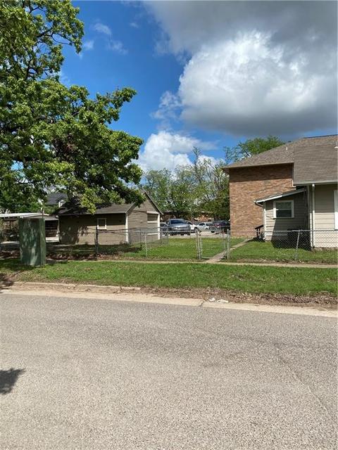 201 E Boyd, Norman, OK 73069 photo 3