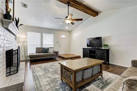 824 Lakecrest Dr, Moore, OK 73170 photo 9