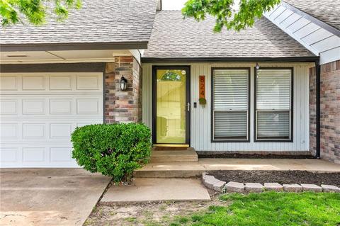 824 Lakecrest Dr, Moore, OK 73170 photo 4