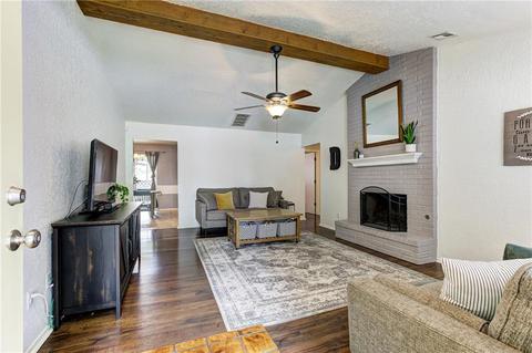 824 Lakecrest Dr, Moore, OK 73170 photo 5