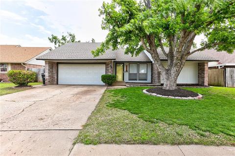 824 Lakecrest Dr, Moore, OK 73170 photo 3