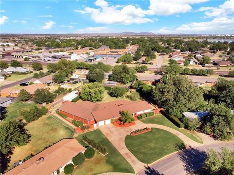 2021 Willard Dr, Altus, OK 73521 photo 2