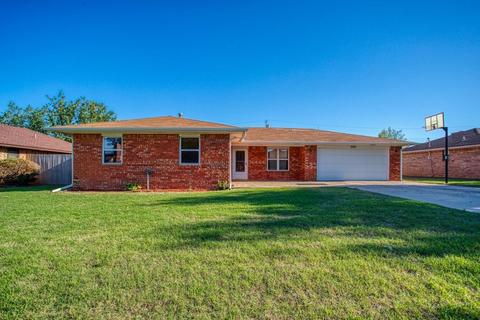 566 Sunset Dr, Watonga, OK 73772 photo 1
