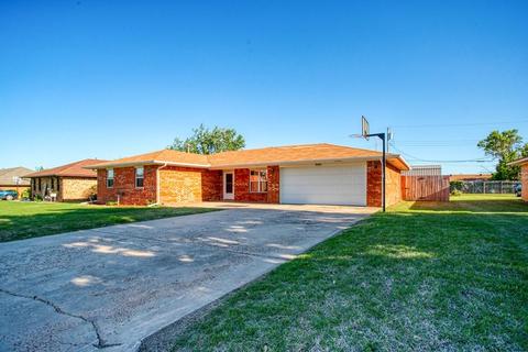 566 Sunset Dr, Watonga, OK 73772 photo 2