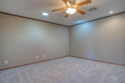 566 Sunset Dr, Watonga, OK 73772 photo 3