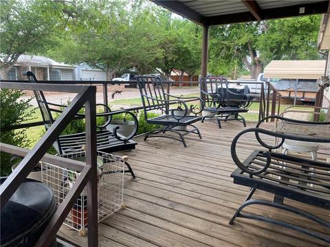 20580 E 1460 Rd, Lone Wolf, OK 73655 photo 2