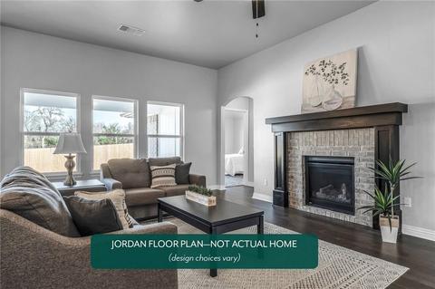 477 Compass Dr, Yukon, OK 73099 photo 1
