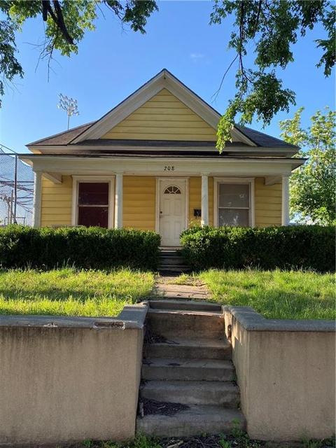 208 E Springer Ave, Guthrie, OK 73044 photo 1