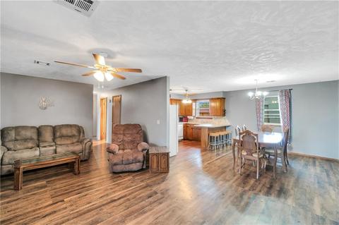 620 E Benton Ave, Sayre, OK 73662 photo 4