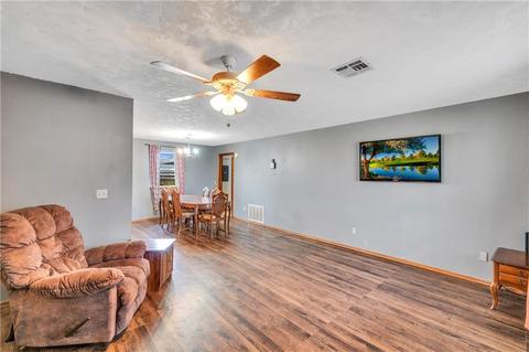 620 E Benton Ave, Sayre, OK 73662 photo 8