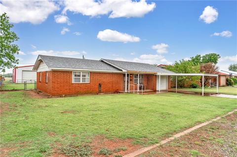 620 E Benton Ave, Sayre, OK 73662 photo 3