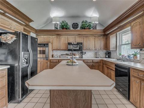 224 E Olympic Dr, Yukon, OK 73099 photo 9