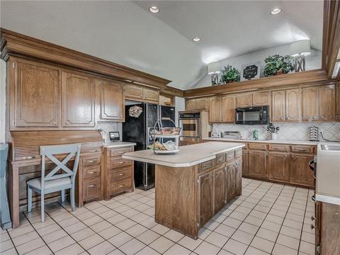 224 E Olympic Dr, Yukon, OK 73099 photo 8