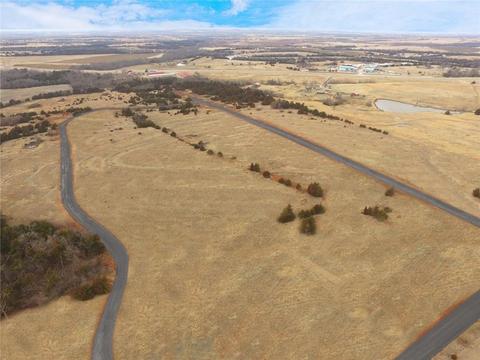1525 N Post Rd, Guthrie, OK 73044