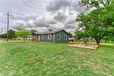 305 S Highland Dr, Erick, OK 73645 photo 31