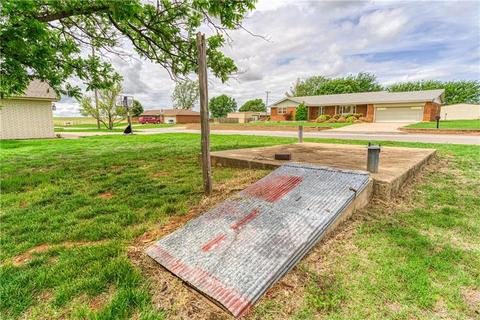 305 S Highland Dr, Erick, OK 73645 photo 35