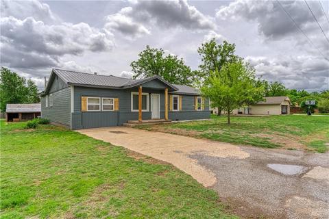 305 S Highland Dr, Erick, OK 73645 photo 3