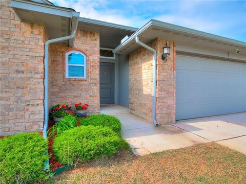 700 Manhattan Dr, Moore, OK 73160 photo 4