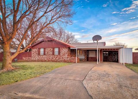 104 Bryan Ave, Burns Flat, OK 73624 photo 2