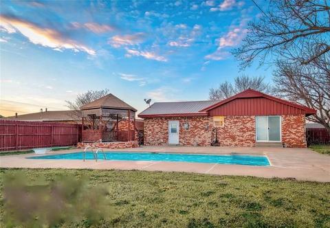 104 Bryan Ave, Burns Flat, OK 73624 photo 1
