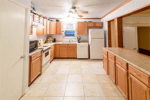 104 Bryan Ave, Burns Flat, OK 73624 photo 4