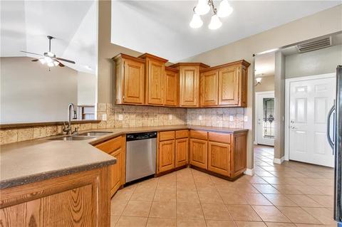 1813 White Tail Cir, Altus, OK 73521 photo 8