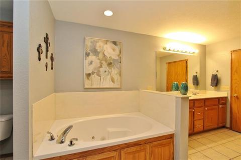 402 SW 5th St, Tuttle, OK 73089 photo 23