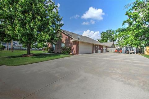 402 SW 5th St, Tuttle, OK 73089 photo 3